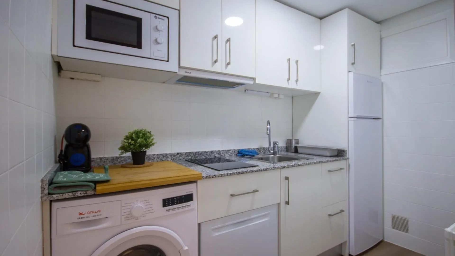 Apartment Sol Timor - Aloha Puerto - Costa Del Sol Stay Apartamentos Privados - Playa Carihuela - Torremolinos - Spain
